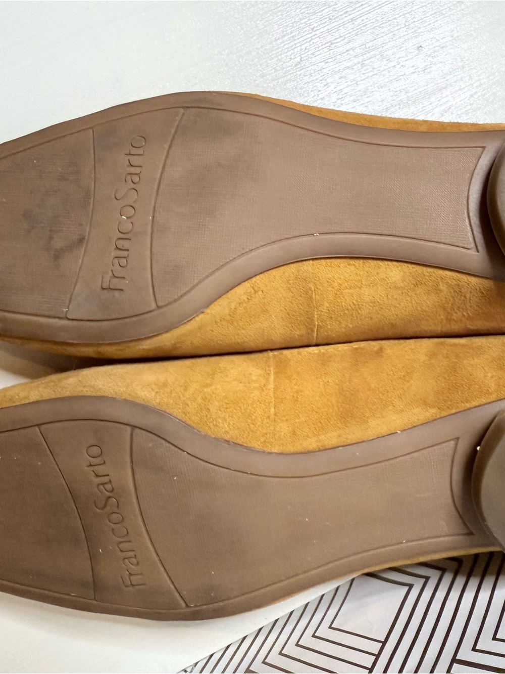 Franco Sarto Square Toe Ballet Flats Suede Gold Heels Camel Size 9 - Picture 7 of 7